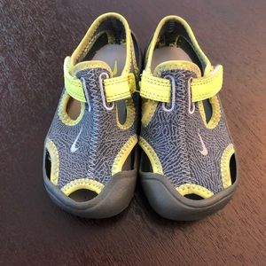 Nike Sunray Protect Toddler Shoe 7C Lime/Gray